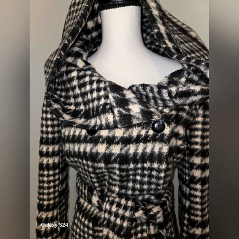 Zara Basic Black And White Patterned Coat - image 7